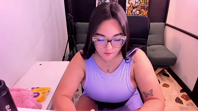 Snapshot of CelesteBrucee chatting on November 2025 08:34:02 PM CelesteBrucee online show from November 2025 08:34:02 PM