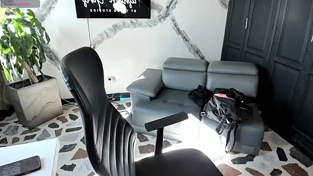 Snapshot of CelesteBrucee chatting on December 2025 08:03:01 PM CelesteBrucee online show from December 2025 08:03:01 PM