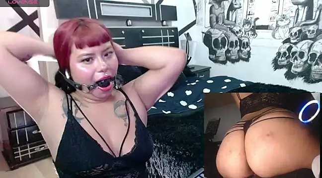 Snapshot of miss_cloverrr chatting on December 2024 10:02:02 AM miss cloverrr online show from December 2024 10:02:02 AM