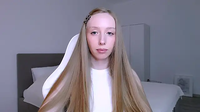 Luna insniity online show from February 2026 08:49:02 PM