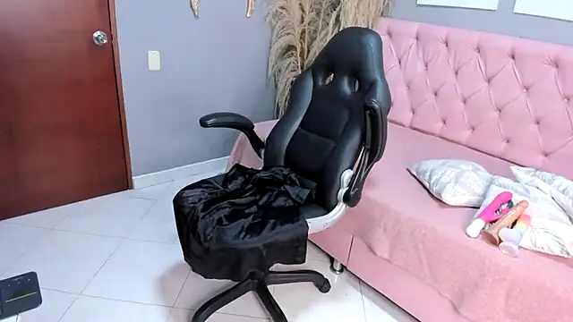 Anahi falcon online show from February 2026 12:44:02 PM