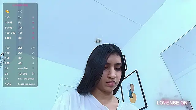 Snapshot of littlee_emilyy_ chatting on December 2024 06:48:01 PM littlee emilyy  online show from December 2024 06:48:01 PM