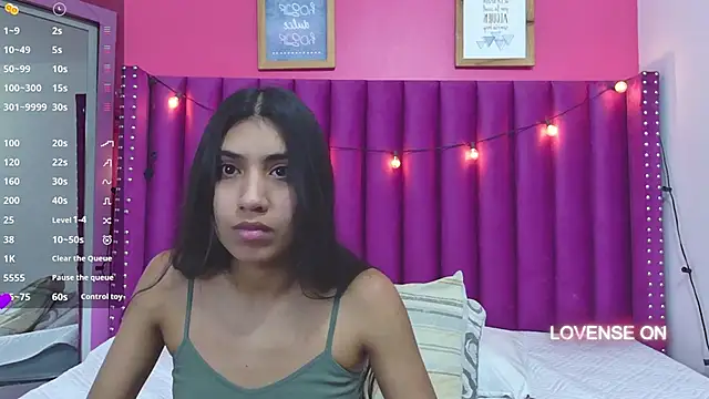 Snapshot of littlee_emilyy_ chatting on March 2025 03:06:01 AM littlee emilyy  online show from March 2025 03:06:01 AM