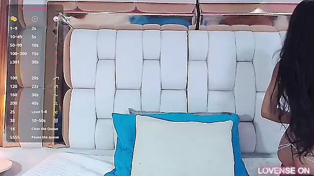 Snapshot of littlee_emilyy_ chatting on March 2025 09:06:01 AM littlee emilyy  online show from March 2025 09:06:01 AM