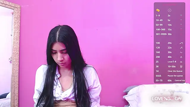 Snapshot of littlee_emilyy_ chatting on March 2025 08:51:01 AM littlee emilyy  online show from March 2025 08:51:01 AM