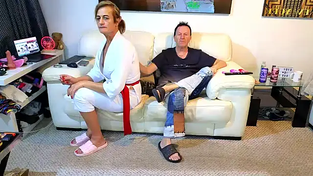 Snapshot of gigianddave chatting on December 2024 10:24:02 PM gigianddave online show from December 2024 10:24:02 PM