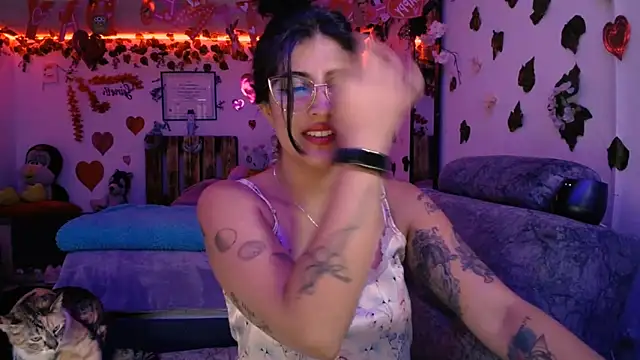 azahar  ziiz online show from February 2025 09:33:01 PM