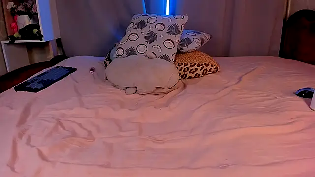 Jess Lui online show from November 2025 03:29:02 AM