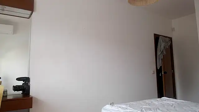 Snapshot of SexyandMarried1 chatting on December 2025 10:46:02 AM SexyandMarried1 online show from December 2025 10:46:02 AM