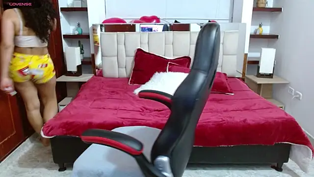 laureentt  online show from February 2025 03:46:02 AM