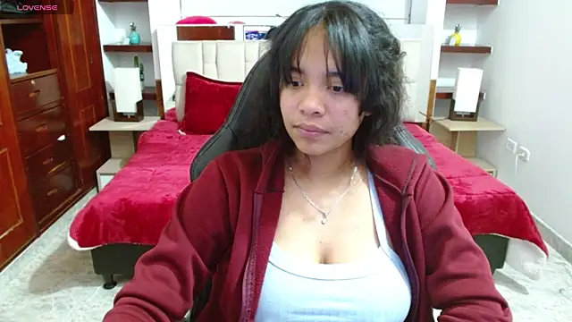 laureentt  online show from February 2025 09:41:01 AM