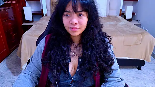 laureentt  online show from October 2025 03:07:02 AM