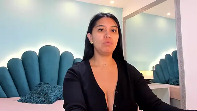 sharlott18 online show from November 2025 12:52:01 PM