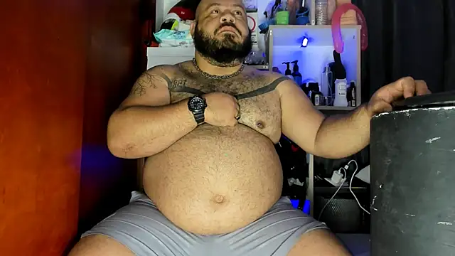 Latino bigcock online show from December 2024 03:04:01 AM