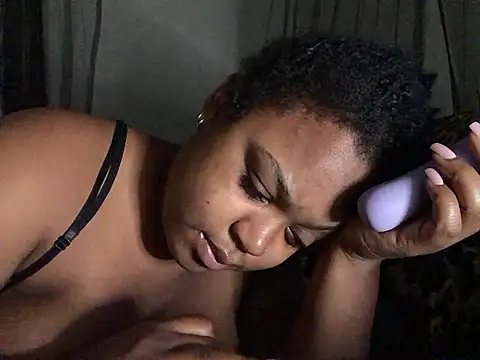 Snapshot of SweetHoneyBunz chatting on July 2026 04:38:01 AM SweetHoneyBunz online show from July 2026 04:38:01 AM