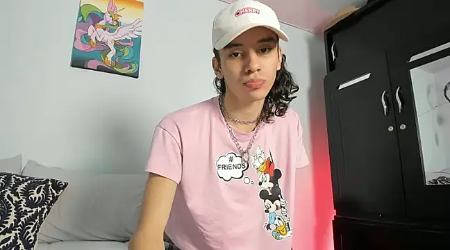 Snapshot of imcoltonalvin chatting on January 2025 01:54:01 AM imcoltonalvin online show from January 2025 01:54:01 AM