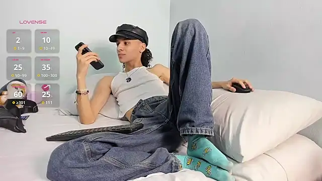 Snapshot of imcoltonalvin chatting on February 2025 03:36:02 AM imcoltonalvin online show from February 2025 03:36:02 AM