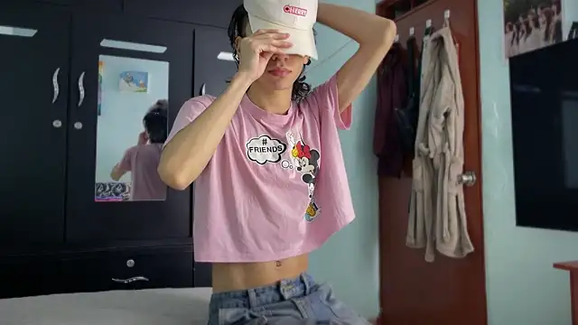 Snapshot of imcoltonalvin chatting on October 2025 11:07:01 PM imcoltonalvin online show from October 2025 11:07:01 PM