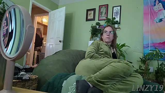 Linzy 19 online show from January 2026 02:43:02 PM