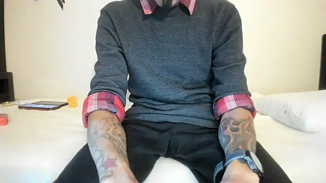 Snapshot of RoosterWabbit chatting on October 2025 08:40:02 PM RoosterWabbit online show from October 2025 08:40:02 PM