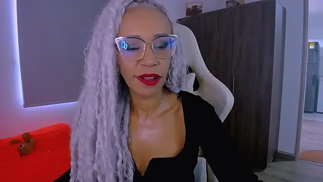 Snapshot of ScarlettMalbec chatting on August 2026 10:01:02 PM ScarlettMalbec online show from August 2026 10:01:02 PM