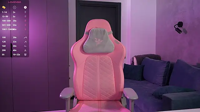 Snapshot of Mon_amiii chatting on March 2025 02:43:02 PM Mon amiii online show from March 2025 02:43:02 PM