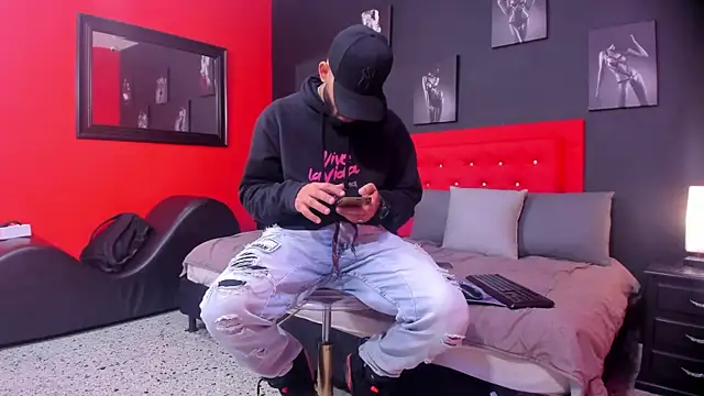 Thiagogomez online show from October 2025 12:34:02 PM