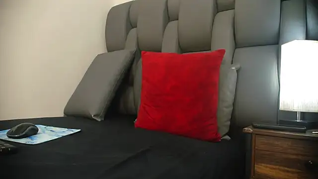 Thiagogomez online show from March 2026 07:13:02 PM