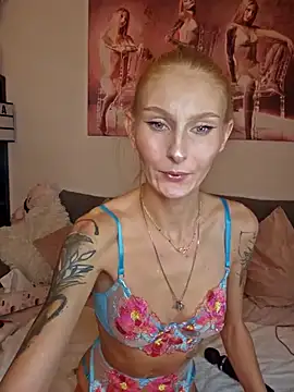 LessiaMia online show from December 2024 05:15:01 PM