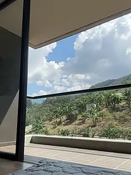 Helenbronwx online show from January 2025 06:23:01 PM