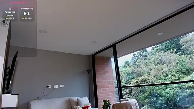 Helenbronwx online show from November 2025 10:10:01 PM