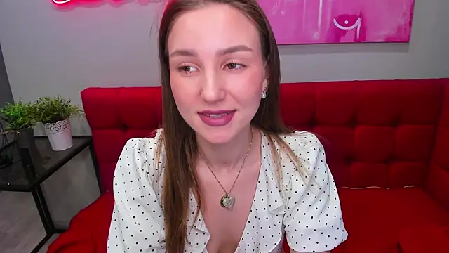 Snapshot of Inna_Lovely chatting on June 2026 01:33:01 AM Inna Lovely online show from June 2026 01:33:01 AM