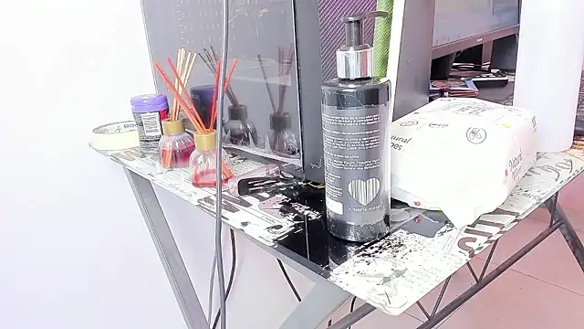 queen yully online show from December 2024 09:30:02 PM