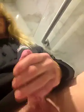 Travislovescum online show from November 2025 03:07:01 AM