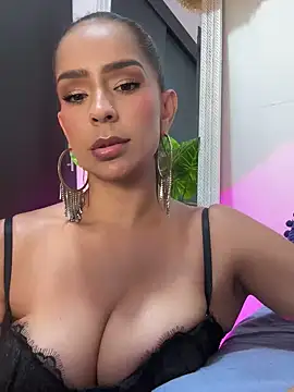 Mau White online show from December 2024 10:53:01 PM