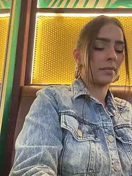 Mau White online show from December 2024 09:47:02 PM