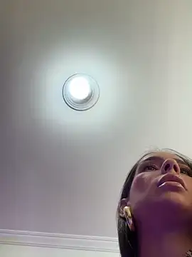 Mau White online show from January 2025 06:05:02 PM