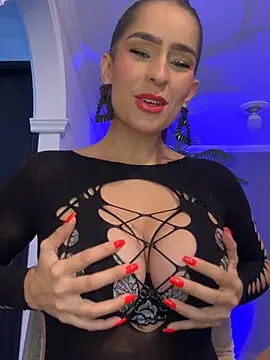 Snapshot of Mau_White chatting on June 2026 10:00:02 PM Mau White online show from June 2026 10:00:02 PM