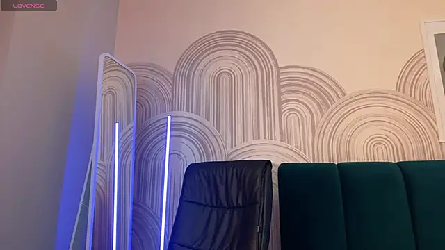 viviann evans online show from April 2026 01:06:01 AM