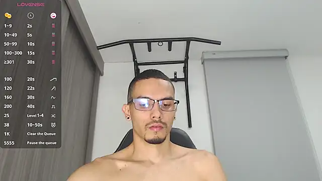 Snapshot of russthiago chatting on March 2025 10:48:02 PM russthiago online show from March 2025 10:48:02 PM