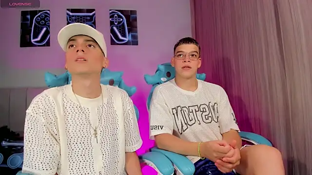 Snapshot of jake_and_joaquin chatting on September 2025 05:11:02 AM jake and joaquin online show from September 2025 05:11:02 AM