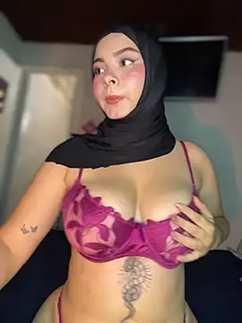 Snapshot of aneesa_darzi chatting on July 2026 06:29:01 PM aneesa darzi online show from July 2026 06:29:01 PM