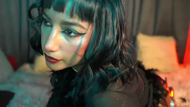 Snapshot of JulietaWinona chatting on February 2026 10:43:01 PM JulietaWinona online show from February 2026 10:43:01 PM