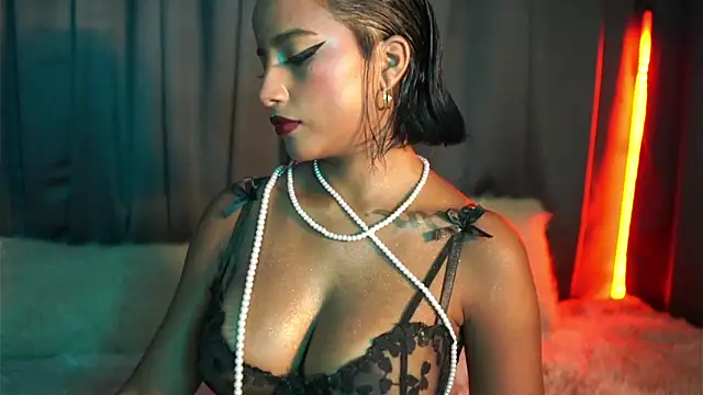 Snapshot of JulietaWinona chatting on February 2026 09:27:01 PM JulietaWinona online show from February 2026 09:27:01 PM