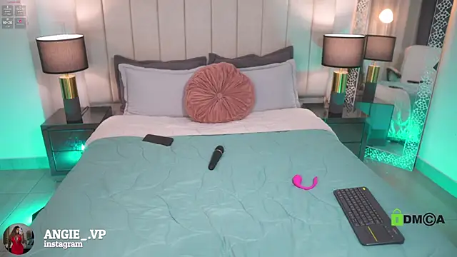 nicoletth18 online show from March 2026 11:38:02 AM