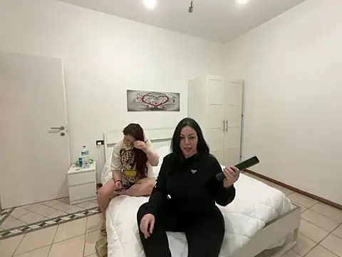 Snapshot of Chloe_Ricci chatting on January 2025 07:59:02 PM Chloe Ricci online show from January 2025 07:59:02 PM