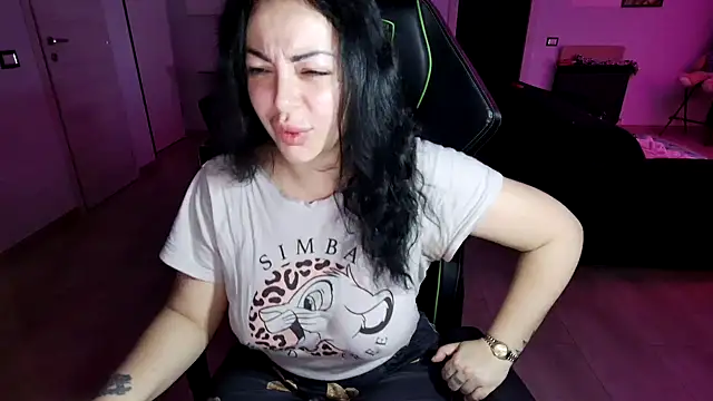 Snapshot of Chloe_Ricci chatting on March 2025 05:11:02 AM Chloe Ricci online show from March 2025 05:11:02 AM