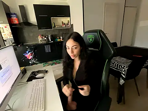 Snapshot of Chloe_Ricci chatting on November 2025 07:53:02 AM Chloe Ricci online show from November 2025 07:53:02 AM