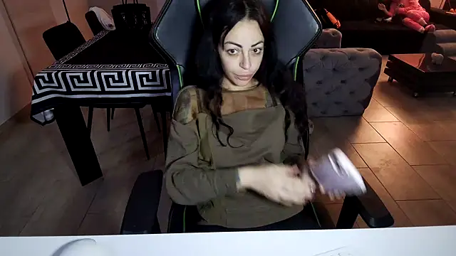 Chloe Ricci online show from November 2025 08:29:01 PM