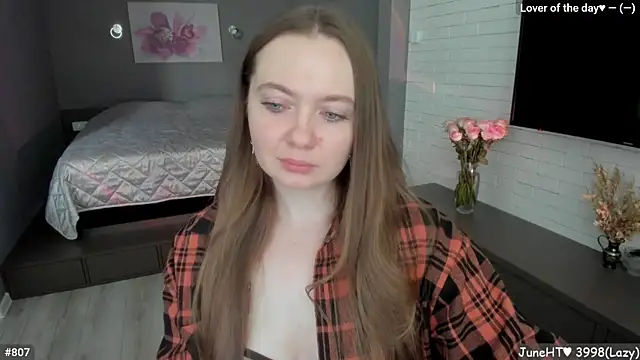 Snapshot of LizaGost chatting on June 2026 11:25:02 AM LizaGost online show from June 2026 11:25:02 AM